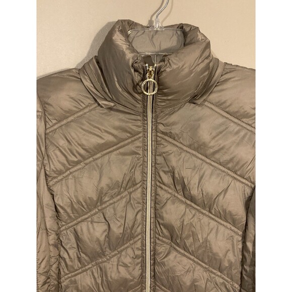 Michael Kors Womens Packable Down Fill Jacket Small Beige Puffer Chevron No Hood - Picture 3 of 16
